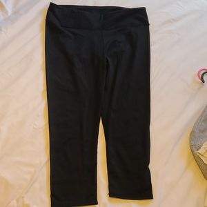 Fabletics cropped leggings